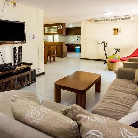 Villa Rosa With Private Pool And Jacuzzi 100M To Beach Pattaya ภายนอก รูปภาพ