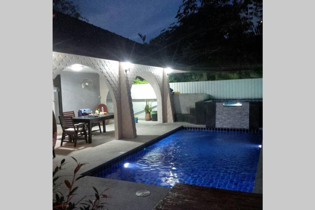 Villa Rosa With Private Pool And Jacuzzi 100M To Beach Pattaya ภายนอก รูปภาพ