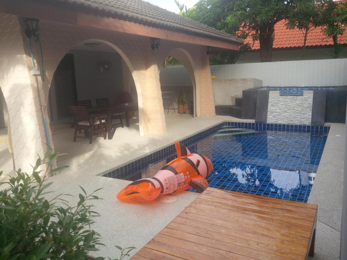 Villa Rosa With Private Pool And Jacuzzi 100M To Beach Pattaya ภายนอก รูปภาพ
